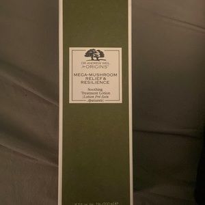 ORIGINS Mega-Mushroom Relief & Resilience Soothing Treatment Lotion
